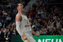 &lt;p&gt;epa11261175 Real Madrid‘s Mario Hezonja reacts during a Euroleague basketball match between Real Madrid and Baskonia at WiZink Center in Madrid, Spain, 05 April 2024. EPA-EFE/JUANJO MARTIN&lt;/p&gt;