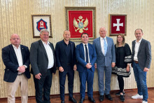 &lt;p&gt;Đurašković primio delegaciju Grupe prijateljstva Nacionalnog savjeta Austrije&lt;/p&gt;