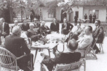 &lt;p&gt;Tito sa rukovodstvom Srbiјe u Dobanovcima, 23. maјa 1979.&lt;/p&gt;