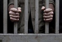&lt;p&gt;Godišnji izvještaj Savjeta Evrope: Čak 42 odsto zatvorenika u Crnoj Gori iza rešetaka čeka kraj suđenja&lt;/p&gt;
