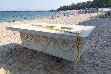 &lt;p&gt;Na plaži u Bugarskoj slučajno pronađen rimski sarkofag&lt;/p&gt;