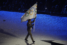 &lt;p&gt;Tom Kruz odnio olimpijsku zastavu u ”grad anđela”&lt;/p&gt;