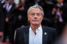 &lt;p&gt;Alen Delon&lt;/p&gt;