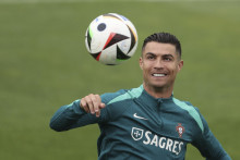 &lt;p&gt;Kristijano Ronaldo&lt;/p&gt;