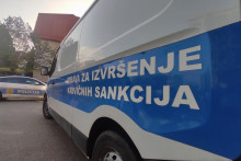 &lt;p&gt;zatvorska policija, privođenje - foto: ž.b.&lt;/p&gt;