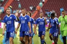 &lt;p&gt;epa10763858 (L-R) Leicester City‘s Harry Souttar, Jannik Vestergaard, Wout Faes, Timothy Castagne cheer to fans after the preseason friendly soccer match between Tottenham Hotspur and Leicester City was cancelled due to the unplayable pitch at Rajamangala National Stadium in Bangkok, Thailand, 23 July 2023. The match was cancelled after the heavy rain made the pitch unplayable due to the waterlogged. EPA-EFE/RUNGROJ YONGRIT&lt;/p&gt;