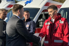 &lt;p&gt;Deset jedinica hitne medicinske pomoći dobilo nova sanitetska vozila&lt;/p&gt;