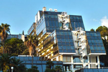 &lt;p&gt;HOTEL PLAZA&lt;/p&gt;