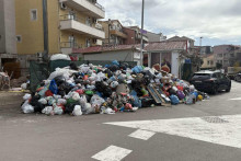 &lt;p&gt;Budva se guši u smeću&lt;/p&gt;