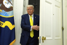 &lt;p&gt;Donald Tramp&lt;/p&gt;