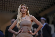 &lt;p&gt;Điđi Hadid&lt;/p&gt;