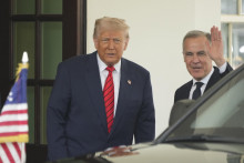 <p>Donald Tramp i Mark Karni<br>
<br>
<br>
</p>