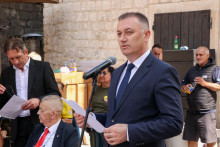 &lt;p&gt;Damir Gutić&lt;/p&gt;