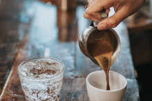 <p>Kafa i voda</p>