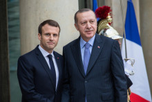 &lt;p&gt;Emanuel makron i Redžep Tajip Erdogan&lt;/p&gt;