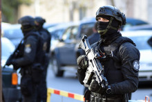 &lt;p&gt;Policija,PJP specijalci&lt;/p&gt;