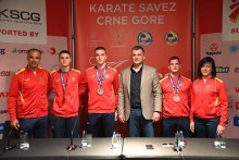 &lt;p&gt;Perković sa takmičarima i selektorima&lt;/p&gt;