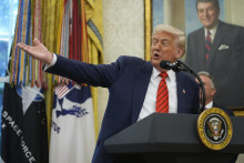 &lt;p&gt;Donald Tramp&lt;/p&gt;