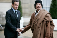 &lt;p&gt;Sarkozi i Gadafi&lt;/p&gt;