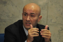 &lt;p&gt;miodrag miso lakovic&lt;/p&gt;