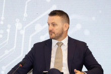 &lt;p&gt;Maraš Dukaj&lt;/p&gt;