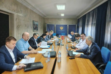 &lt;p&gt;SA SASTANKA&lt;/p&gt;