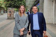 &lt;p&gt;Jelena Perović sa advokatom&lt;/p&gt;