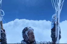 &lt;p&gt;Kineski paraglajder&lt;/p&gt;