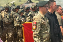 &lt;p&gt;pukovnika Mitra Klikovca našim vojnicima koji učestvuju na međunarodnoj vježbi Immediate Response 25, na Krivolaku u Sjevernoj Makedoniji&lt;/p&gt;