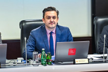&lt;p&gt;Novica Vuković&lt;/p&gt;