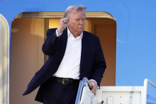 <p>Donald Tramp</p>