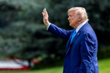&lt;p&gt;Donald Tramp&lt;/p&gt;