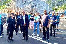 &lt;p&gt;Hrvatski ambasador stao uz građane Cetinja tokom blokade puta&lt;/p&gt;