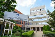 &lt;p&gt;Vlada Kosova&lt;/p&gt;