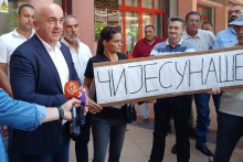 &lt;p&gt;Joković sa građanima koji protestuju&lt;/p&gt;