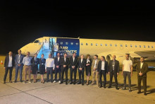 &lt;p&gt;Embraer E195&lt;/p&gt;