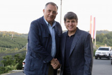 <p>Milorad Dodik i Rod Blagojević</p>