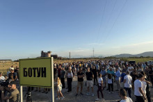 <p>Sa jednog od protesta u Botunu</p>